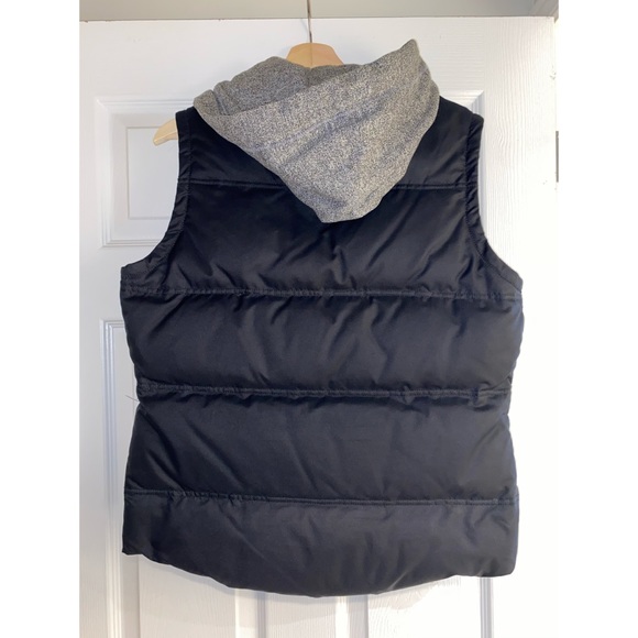 Roots Black Hooded Fall/Winter Vest - Picture 2 of 4